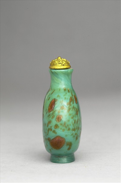 綠玻璃灑金星鼻煙壺