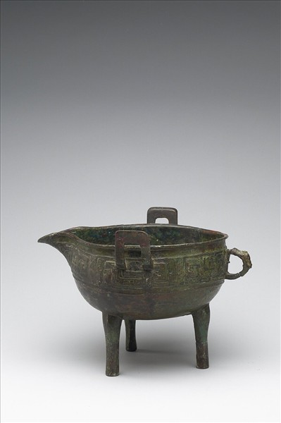竊曲紋匜形鼎