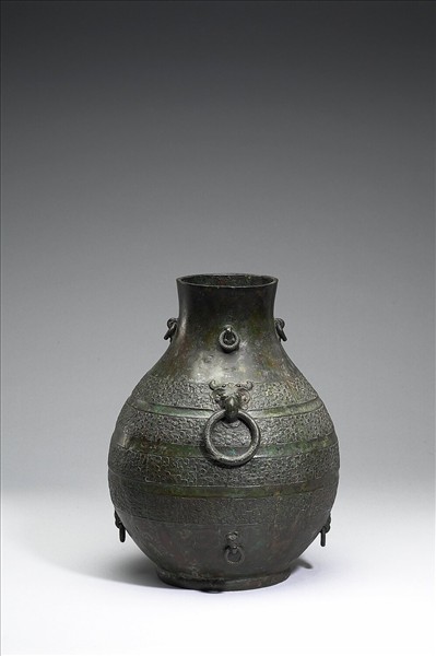 盤雲紋壺