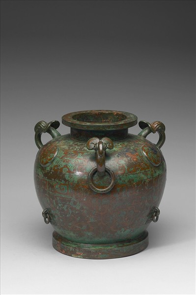 鑲嵌異金屬雲紋罍