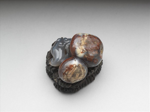 瑪瑙雕並蒂同心