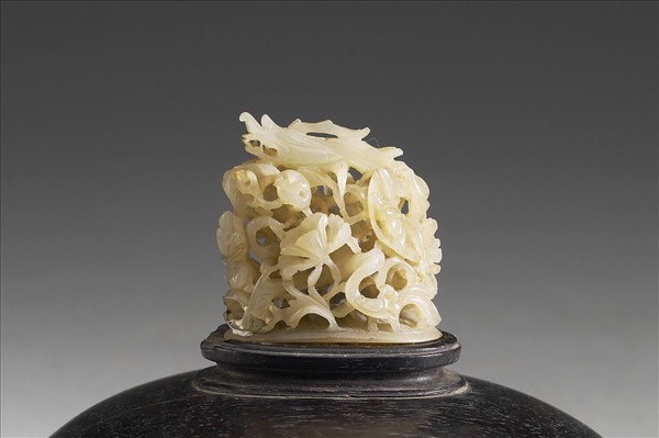 花間行龍紋玉頂