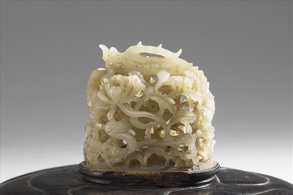 花間行龍紋玉頂