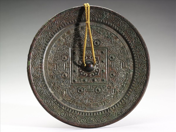 「仙人不老」博局鏡