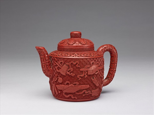 紫砂雕漆雜寶紋壺