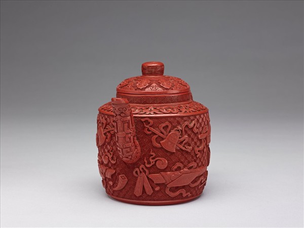 紫砂雕漆雜寶紋壺