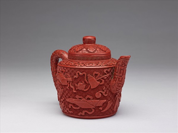 紫砂雕漆雜寶紋壺