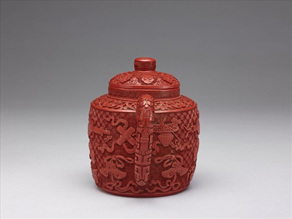 紫砂雕漆雜寶紋壺