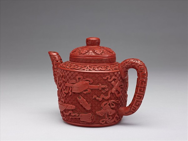 紫砂雕漆雜寶紋壺