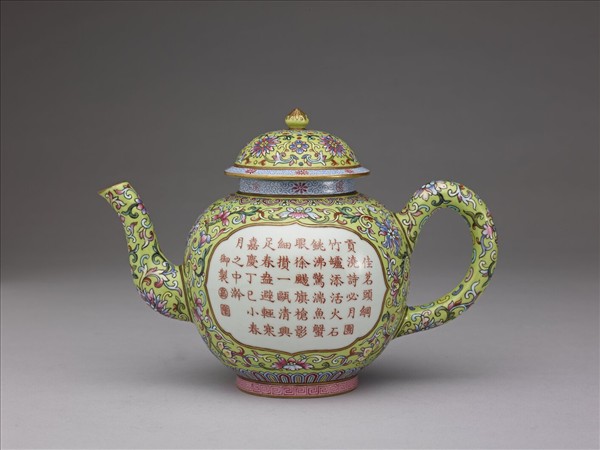 洋彩開光御製詩文綠地茶壺