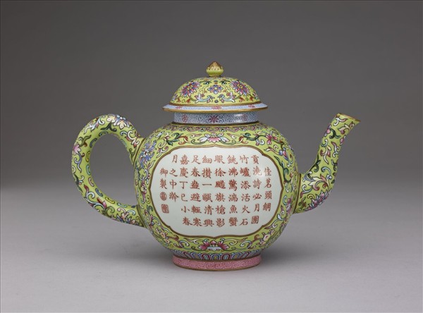洋彩開光御製詩文綠地茶壺