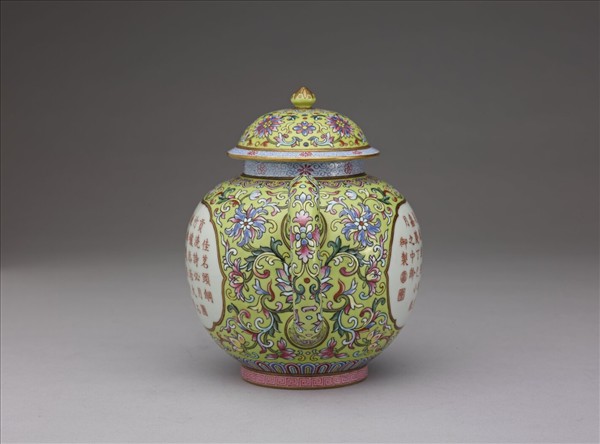 洋彩開光御製詩文綠地茶壺