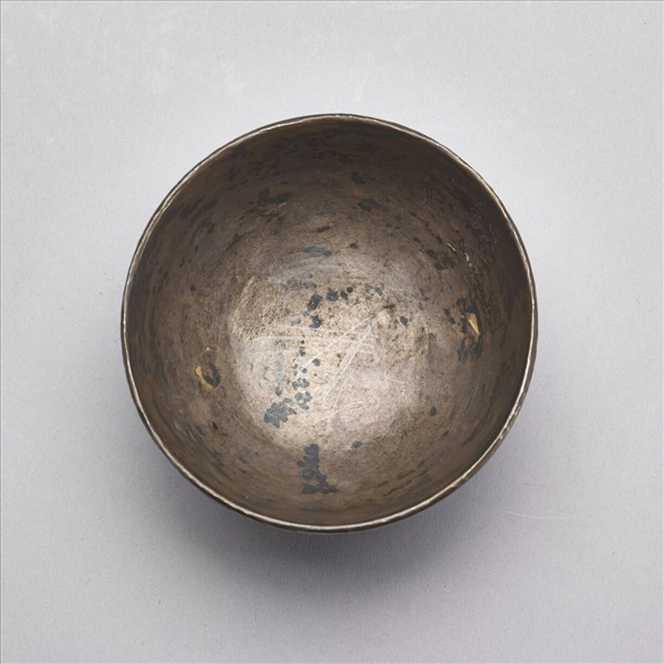 青花鏤空開光花鳥紋碗