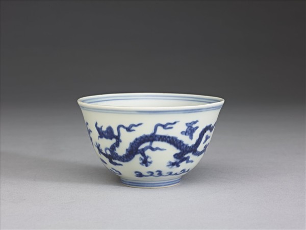 青花雲龍紋茶鍾