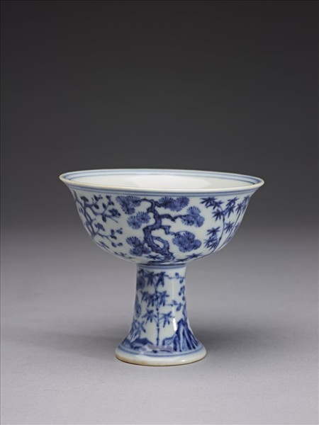 青花歲寒三友圖高足杯