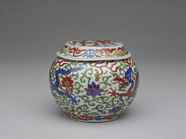 五彩雲龍紋蓋罐