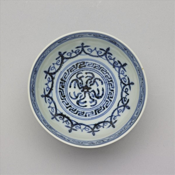 青花蓮瓣紋蓮子茶鍾