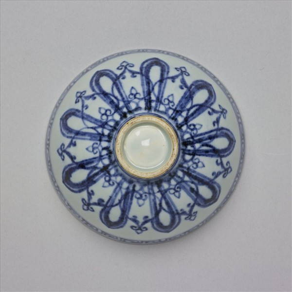 青花蓮瓣紋蓮子茶鍾