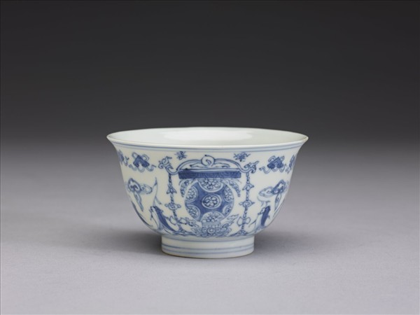 青花年年豐登茶鍾