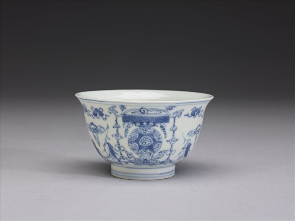 青花年年豐登茶鍾