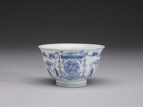 青花年年豐登茶鍾