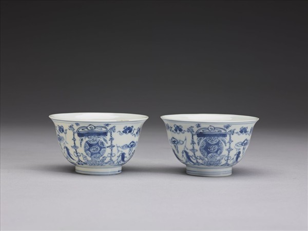 青花年年豐登茶鍾