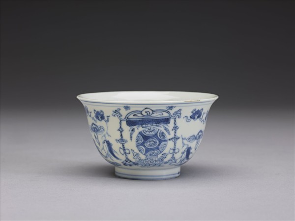 青花年年豐登茶鍾