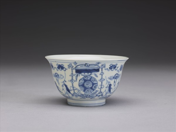 青花年年豐登茶鍾