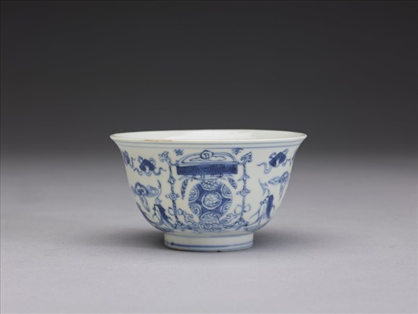 青花年年豐登茶鍾