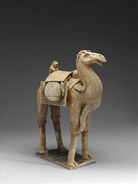 加彩駱駝俑