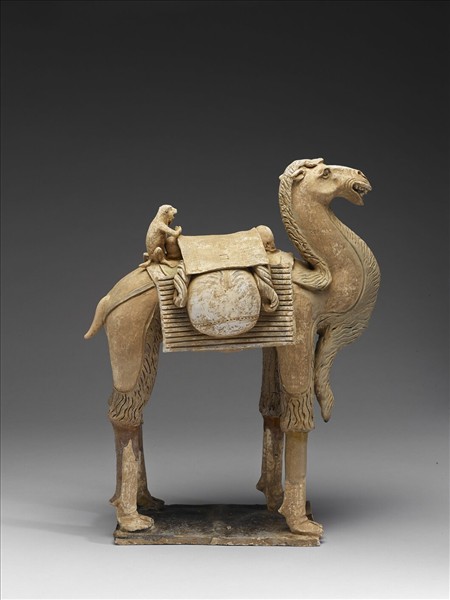 加彩駱駝俑
