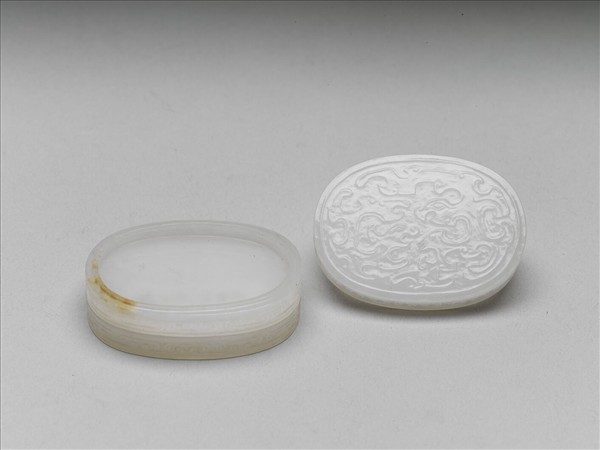 玉雕花雙層橢圓盒