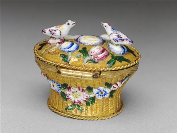 鍍金鑲琺瑯花鳥籃盒