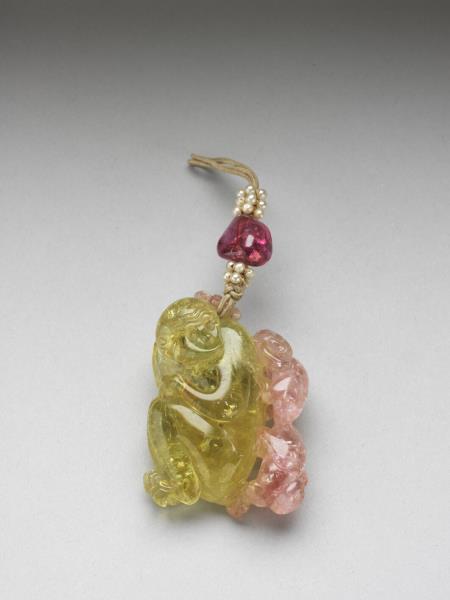 二色碧璽子母猴珮