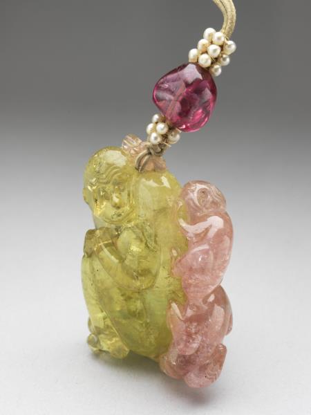 二色碧璽子母猴珮