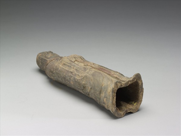 加彩持劍武官俑