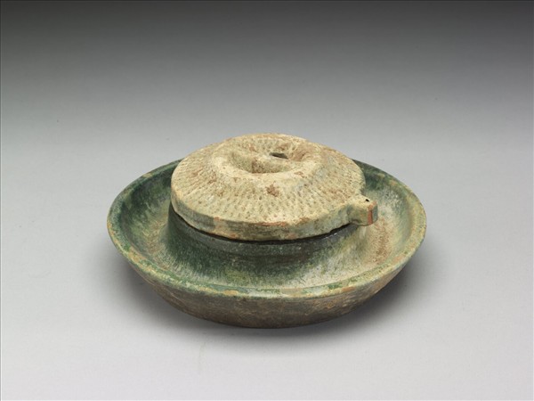 綠釉陶磨
