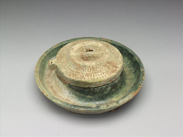 綠釉陶磨