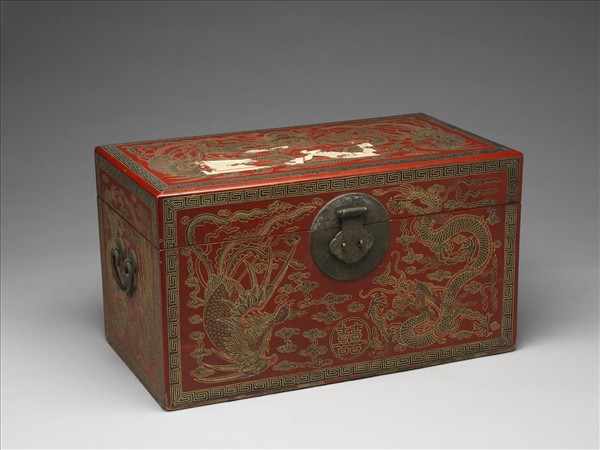 紅漆龍鳳紋盒