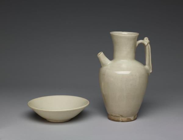 邢窯 白釉玉璧足茶碗