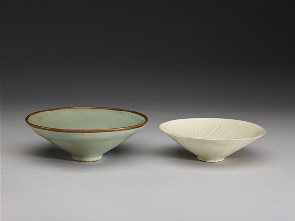 龍泉窯 青瓷撇口盞