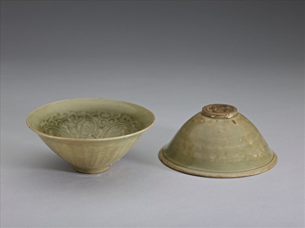 耀州窯 青瓷印花菊花紋茶盞