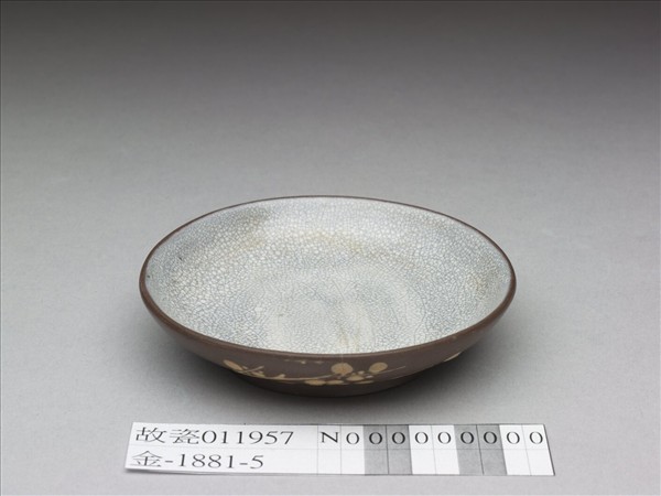 紫砂泥繪梅花紋碟