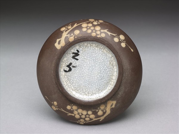 紫砂泥繪梅花紋碟