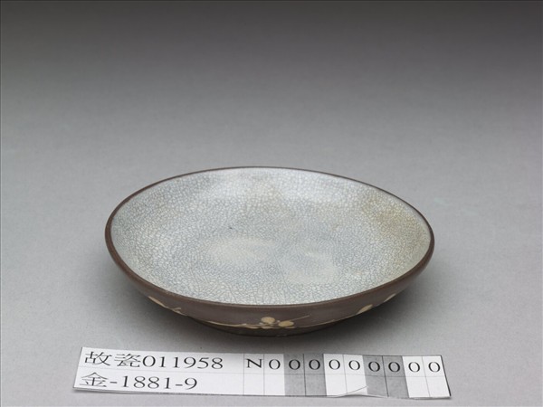 紫砂泥繪梅花紋碟