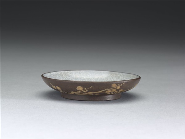 紫砂泥繪梅花紋碟