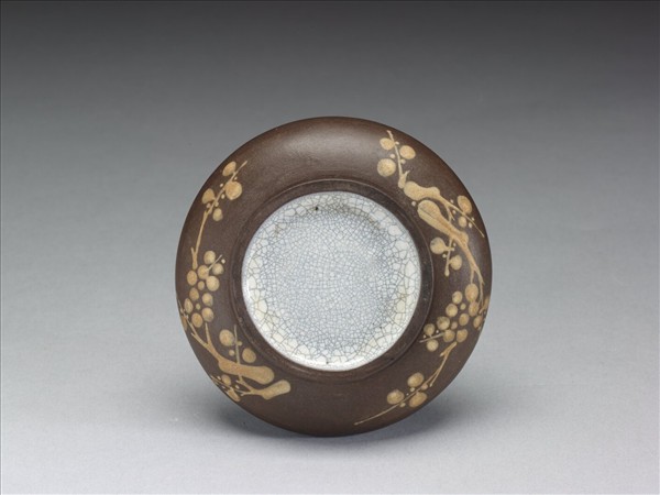 紫砂泥繪梅花紋碟