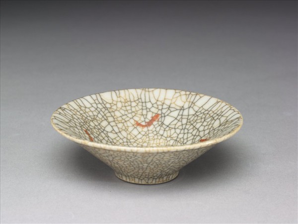 仿哥釉描紅魚紋杯