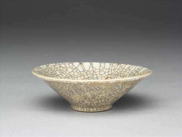 仿哥釉描紅魚紋杯