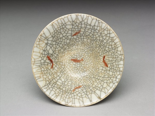 仿哥釉描紅魚紋杯